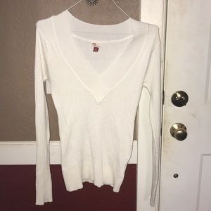 LEI brand white sweater